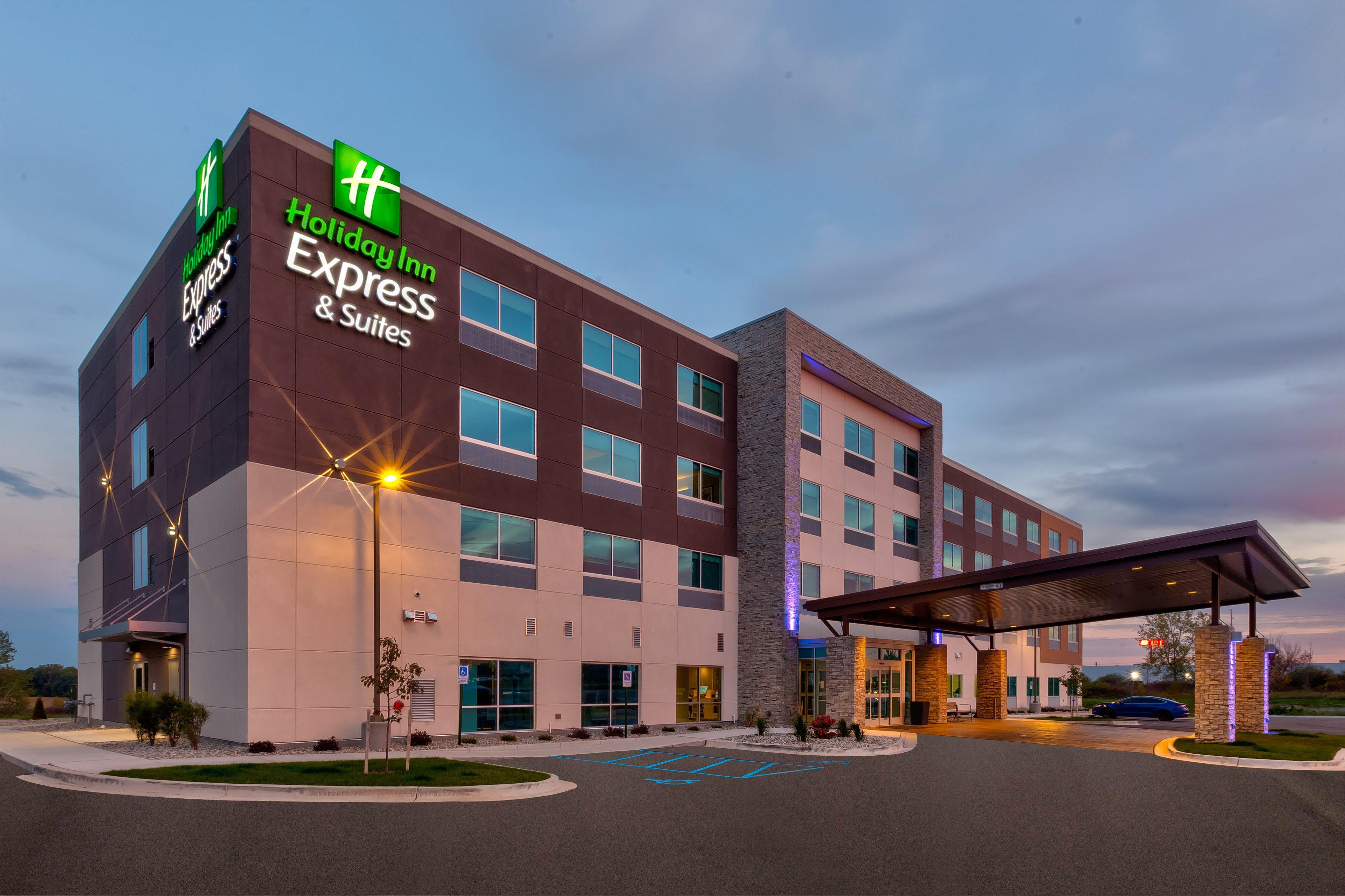 Holiday Inn Express & Suites - Cedar Springs - Grand Rapids N By Ihg Eksteriør bilde